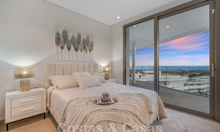 Prestigioso apartamento de lujo en venta con vistas panorámicas al mar, golf y montaña en Marbella - Benahavis 58427 