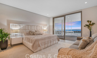 Prestigioso apartamento de lujo en venta con vistas panorámicas al mar, golf y montaña en Marbella - Benahavis 58428 
