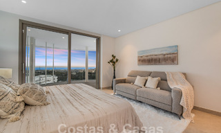 Prestigioso apartamento de lujo en venta con vistas panorámicas al mar, golf y montaña en Marbella - Benahavis 58429 