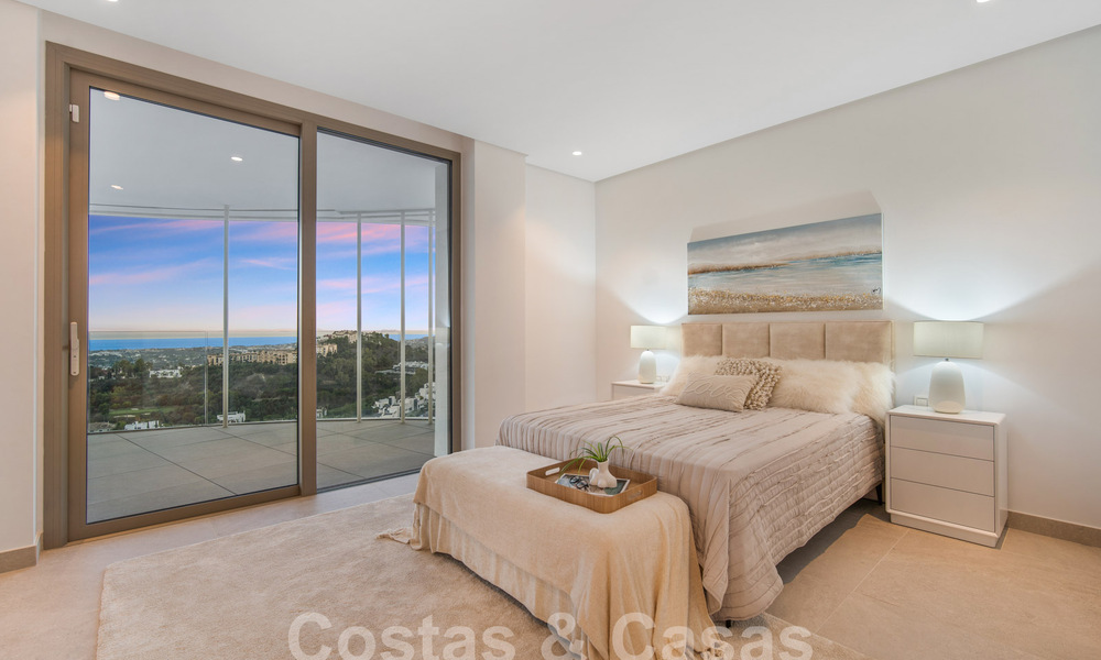 Prestigioso apartamento de lujo en venta con vistas panorámicas al mar, golf y montaña en Marbella - Benahavis 58432