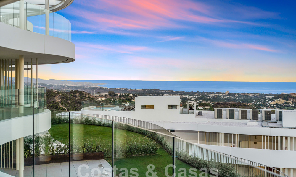 Prestigioso apartamento de lujo en venta con vistas panorámicas al mar, golf y montaña en Marbella - Benahavis 58437