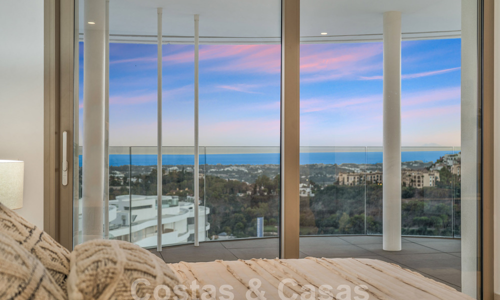 Prestigioso apartamento de lujo en venta con vistas panorámicas al mar, golf y montaña en Marbella - Benahavis 58442