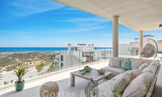Ático moderno en venta, en un exclusivo resort de golf en las colinas de Marbella - Benahavis 58372 