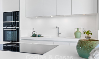 Ático moderno en venta, en un exclusivo resort de golf en las colinas de Marbella - Benahavis 58387 