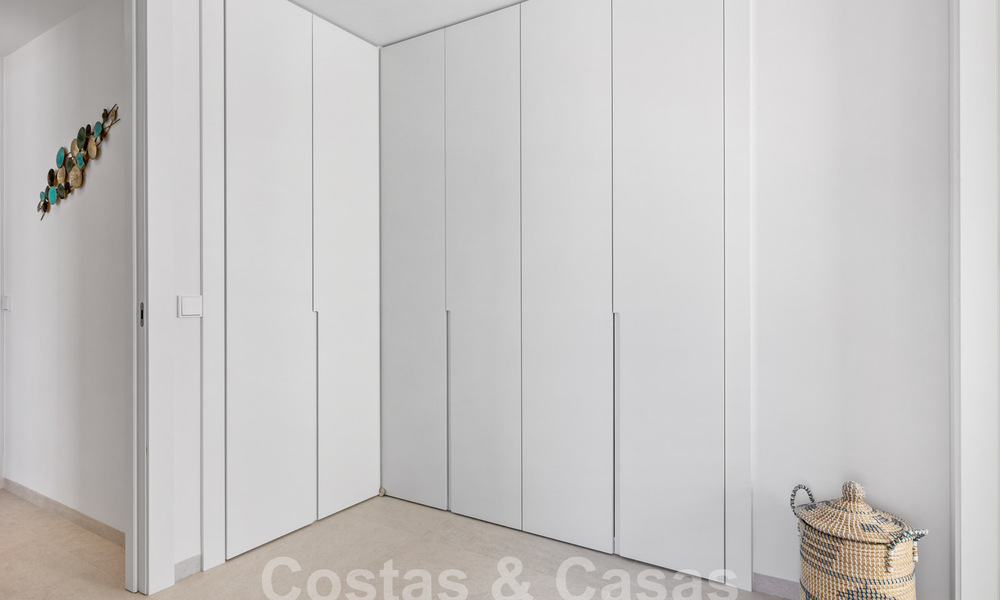 Ático moderno en venta, en un exclusivo resort de golf en las colinas de Marbella - Benahavis 58400