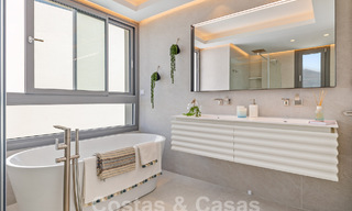 Ático moderno en venta, en un exclusivo resort de golf en las colinas de Marbella - Benahavis 58401 