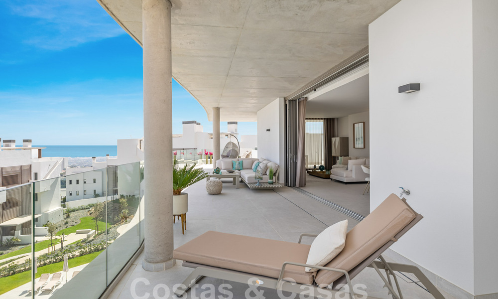 Ático moderno en venta, en un exclusivo resort de golf en las colinas de Marbella - Benahavis 58410