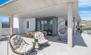 Ático moderno en venta, en un exclusivo resort de golf en las colinas de Marbella - Benahavis 58414 