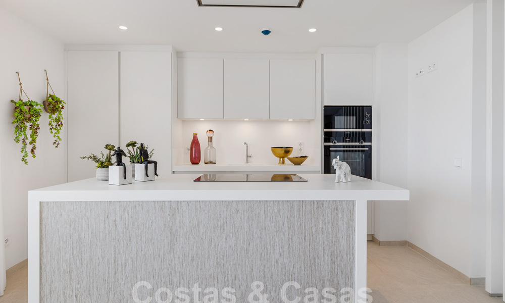 Magnifico apartamento nuevo en venta con inmejorables vistas al mar, golf y montaña, Marbella - Benahavis 58345