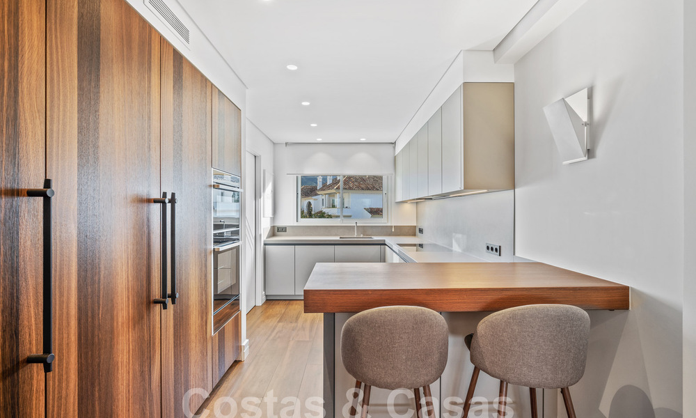 Lujoso apartamento en venta en complejo de alto standing en la prestigiosa Milla de Oro de Marbella 57872