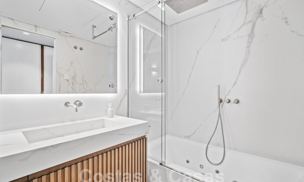 Lujoso apartamento en venta en complejo de alto standing en la prestigiosa Milla de Oro de Marbella 57884