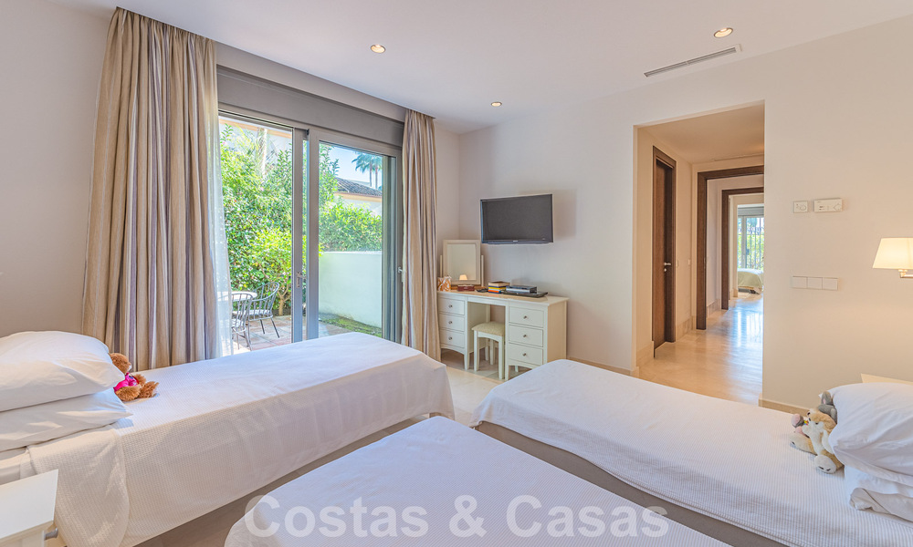 Villa mediterránea en venta a poca distancia de la playa en la Nueva Milla de Oro entre Marbella y Estepona 57920