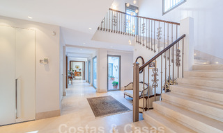 Villa mediterránea en venta a poca distancia de la playa en la Nueva Milla de Oro entre Marbella y Estepona 57921 
