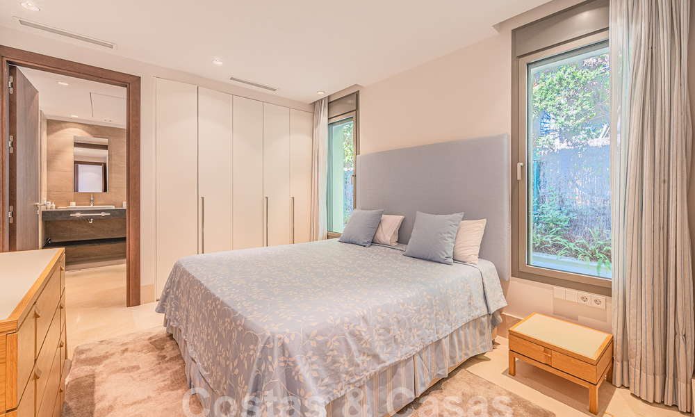 Villa mediterránea en venta a poca distancia de la playa en la Nueva Milla de Oro entre Marbella y Estepona 57924