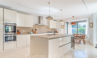 Villa mediterránea en venta a poca distancia de la playa en la Nueva Milla de Oro entre Marbella y Estepona 57926 