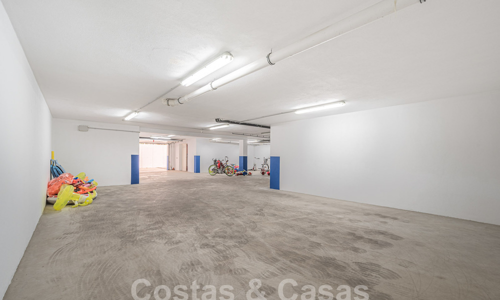 Villa mediterránea en venta a poca distancia de la playa en la Nueva Milla de Oro entre Marbella y Estepona 57928