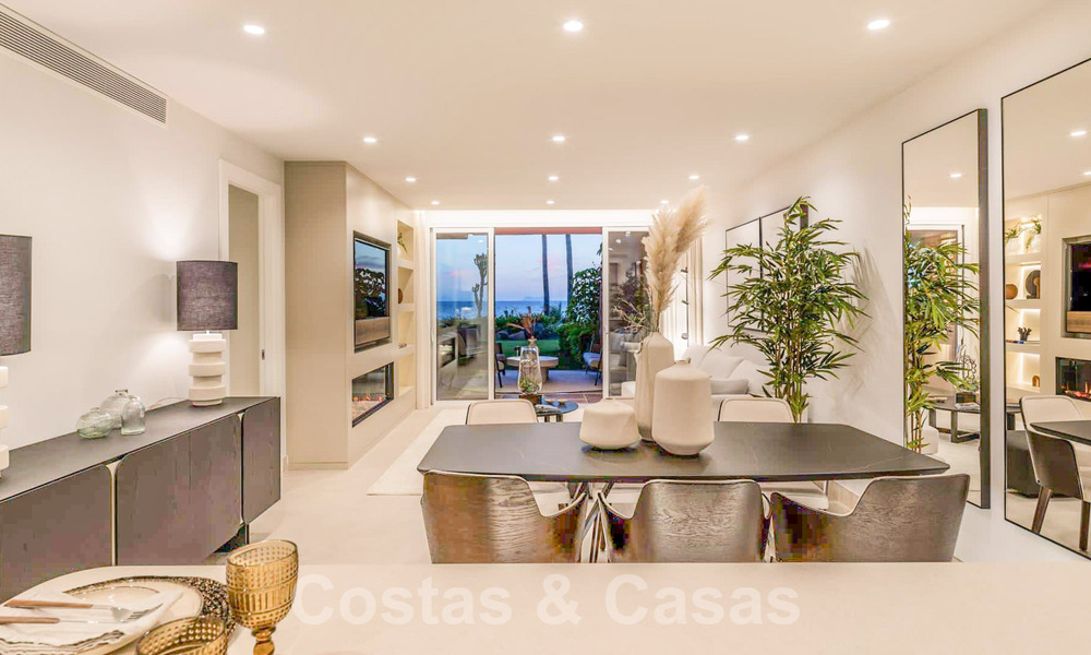 Apartamento con jardín en venta con vistas abiertas al mar en un emblemático complejo de playa en la Nueva Milla de Oro entre San Pedro y Estepona 57950