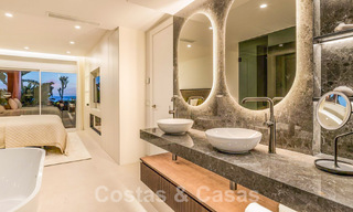Apartamento con jardín en venta con vistas abiertas al mar en un emblemático complejo de playa en la Nueva Milla de Oro entre San Pedro y Estepona 57953 