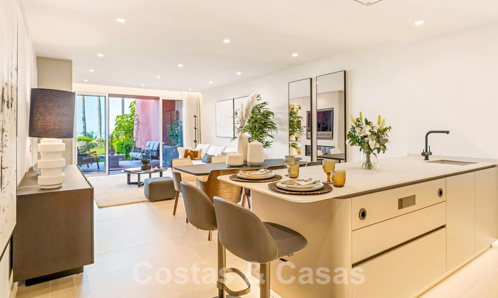 Apartamento con jardín en venta con vistas abiertas al mar en un emblemático complejo de playa en la Nueva Milla de Oro entre San Pedro y Estepona 57960