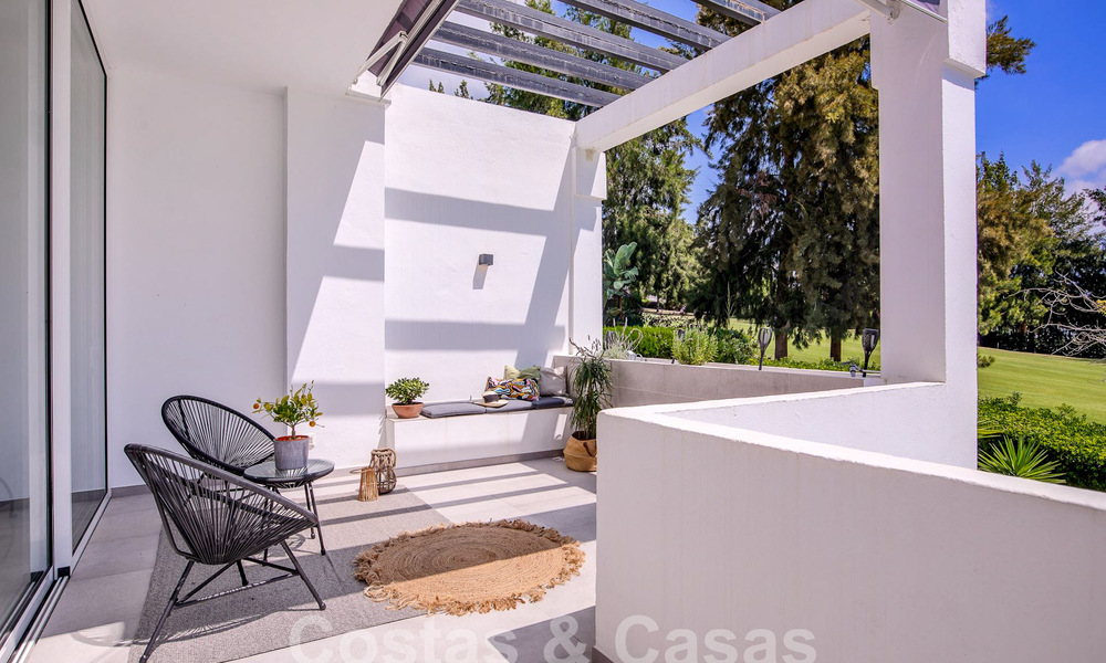 Amplia casa adosada en venta con vistas de 360°, junto a campo de golf en La Quinta golf resort, Marbella - Benahavis 57971