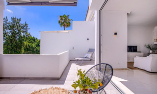 Amplia casa adosada en venta con vistas de 360°, junto a campo de golf en La Quinta golf resort, Marbella - Benahavis 57972 