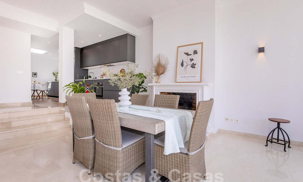 Amplia casa adosada en venta con vistas de 360°, junto a campo de golf en La Quinta golf resort, Marbella - Benahavis 57975
