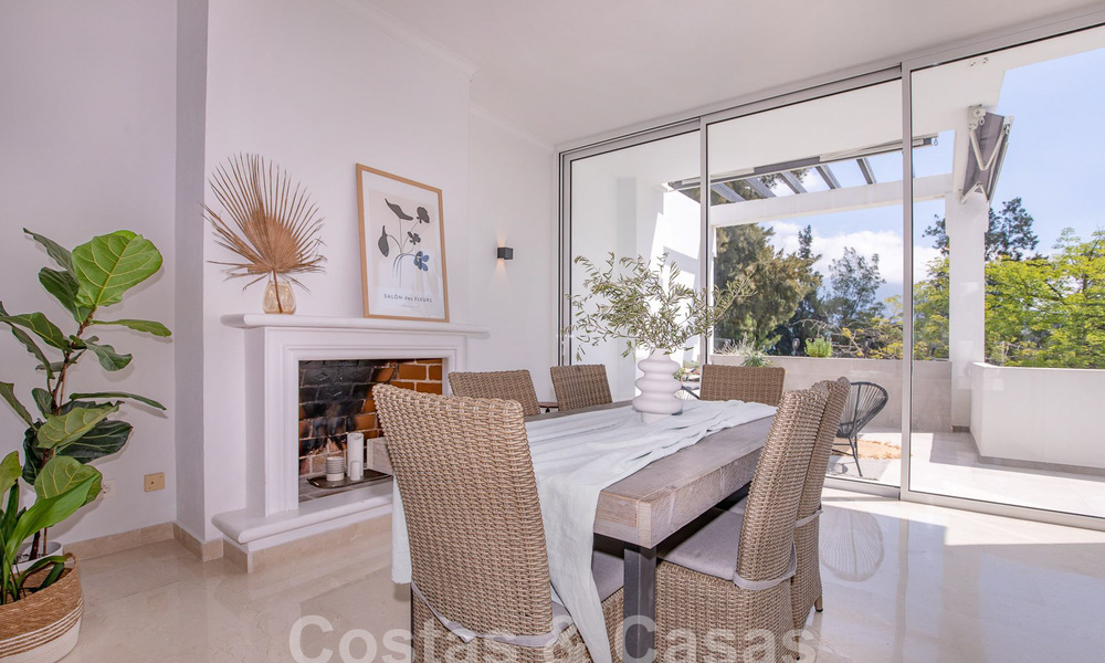 Amplia casa adosada en venta con vistas de 360°, junto a campo de golf en La Quinta golf resort, Marbella - Benahavis 57985