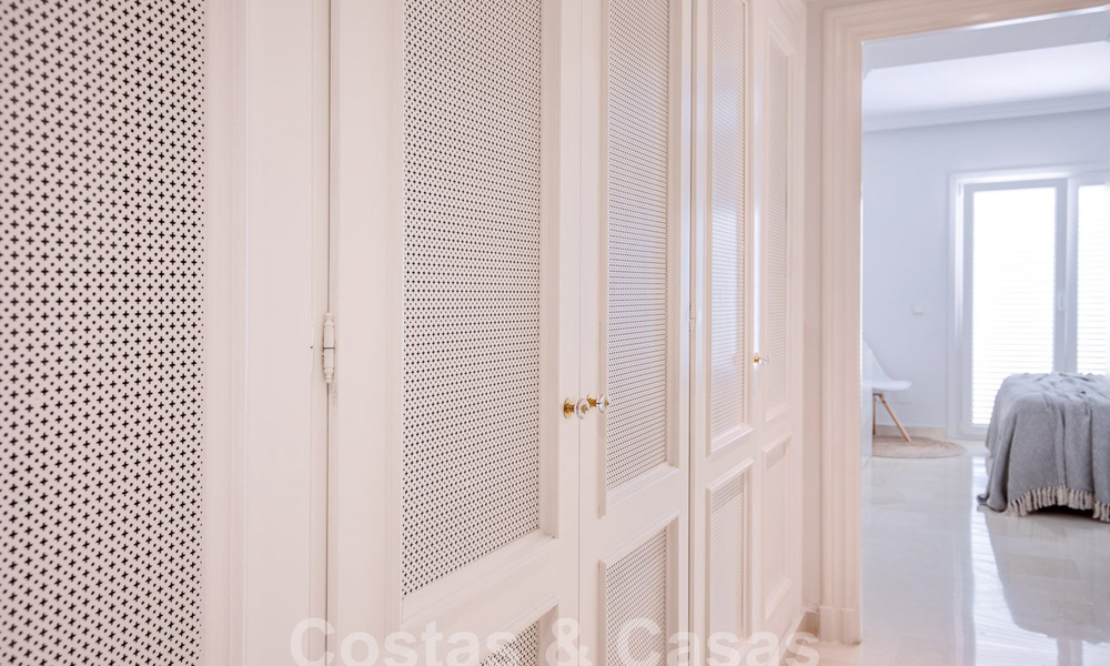 Amplia casa adosada en venta con vistas de 360°, junto a campo de golf en La Quinta golf resort, Marbella - Benahavis 57991