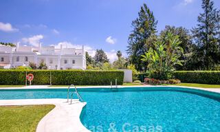 Amplia casa adosada en venta con vistas de 360°, junto a campo de golf en La Quinta golf resort, Marbella - Benahavis 58002 