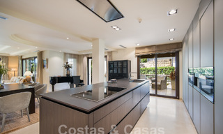 Lujoso apartamento en venta con piscina privada en complejo de alto standing en Nueva Andalucia, Marbella 58056 