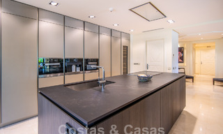 Lujoso apartamento en venta con piscina privada en complejo de alto standing en Nueva Andalucia, Marbella 58057 