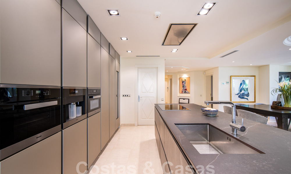 Lujoso apartamento en venta con piscina privada en complejo de alto standing en Nueva Andalucia, Marbella 58058