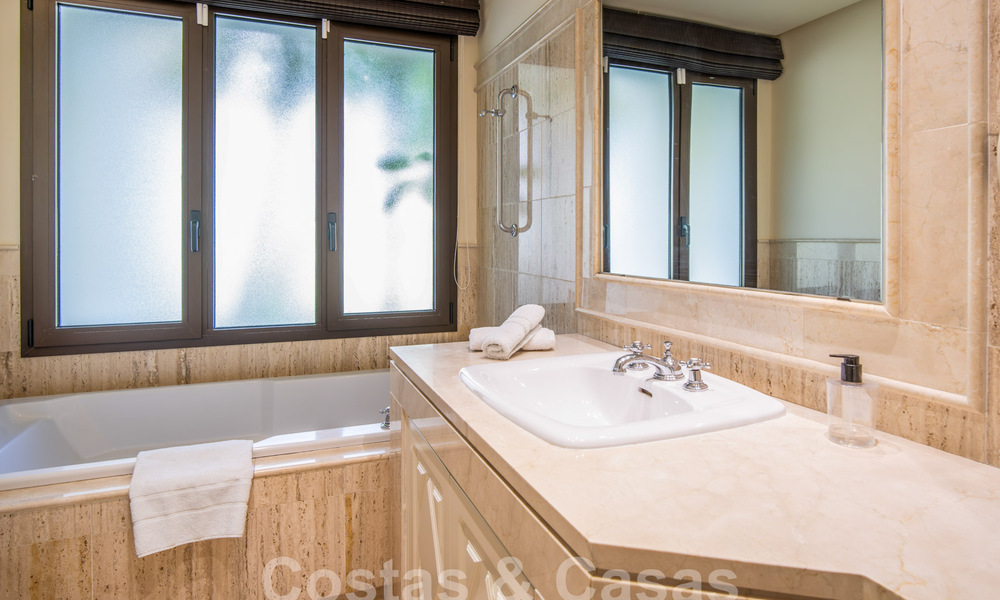 Lujoso apartamento en venta con piscina privada en complejo de alto standing en Nueva Andalucia, Marbella 58068