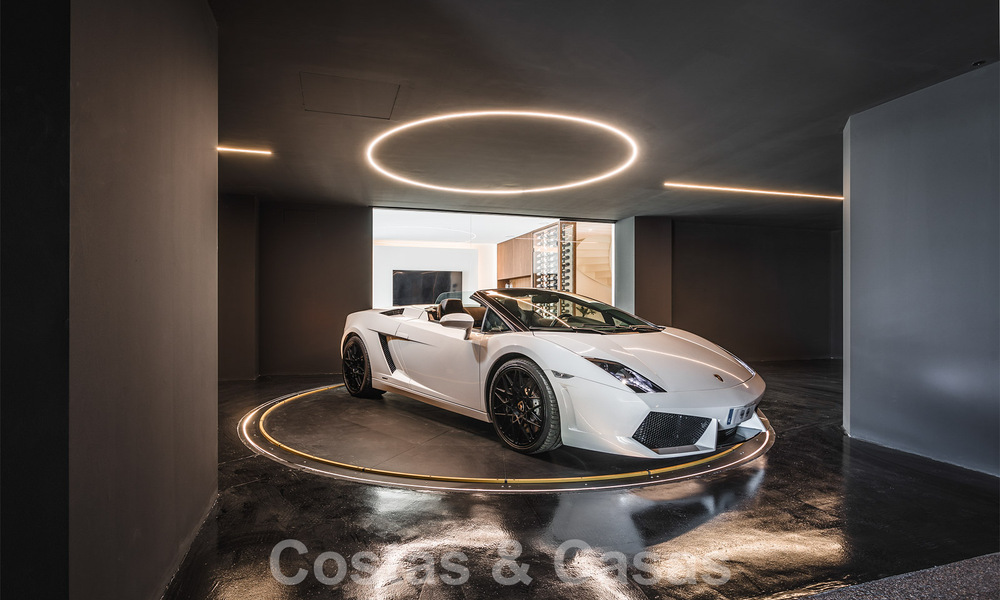 Villa de lujo de diseño en venta en exclusivo complejo cerrado en primera línea de golf con vistas panorámicas en La Quinta, Marbella - Benahavis 59091