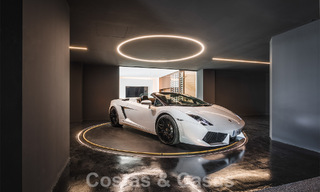 Villa de lujo de diseño en venta en exclusivo complejo cerrado en primera línea de golf con vistas panorámicas en La Quinta, Marbella - Benahavis 59091 