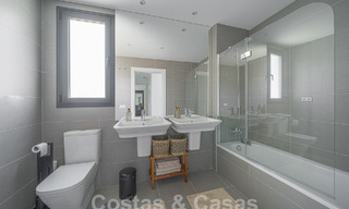Moderno apartamento con jardín en venta con 3 dormitorios en un complejo cerrado en la Milla de Oro de Marbella 58565 