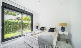 Moderno apartamento con jardín en venta con 3 dormitorios en un complejo cerrado en la Milla de Oro de Marbella 58566 