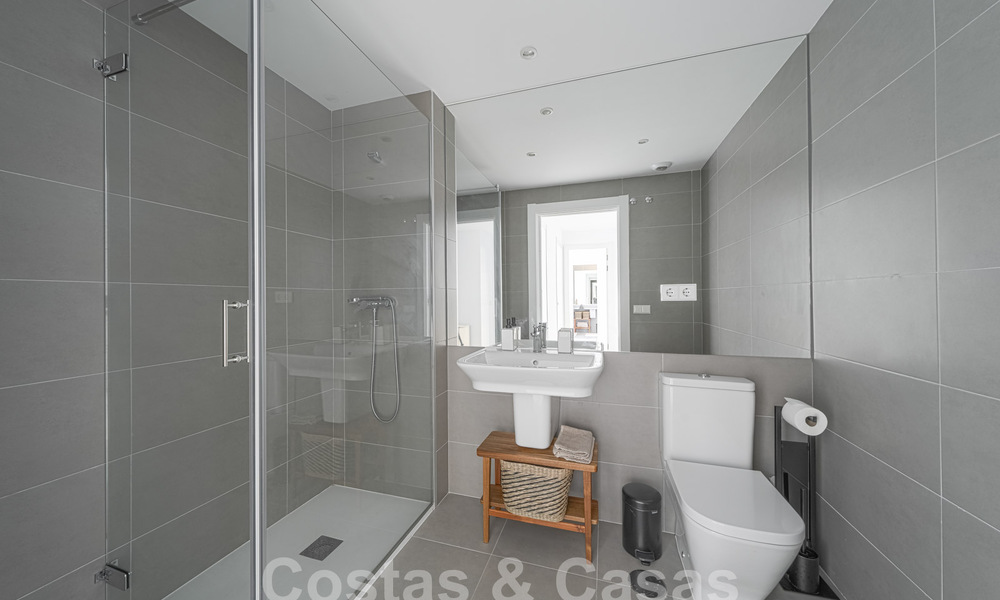 Moderno apartamento con jardín en venta con 3 dormitorios en un complejo cerrado en la Milla de Oro de Marbella 58567