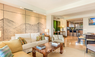 Encantador apartamento con jardín en venta en un complejo residencial privilegiado en La Quinta, Marbella – Benahavis 58582 