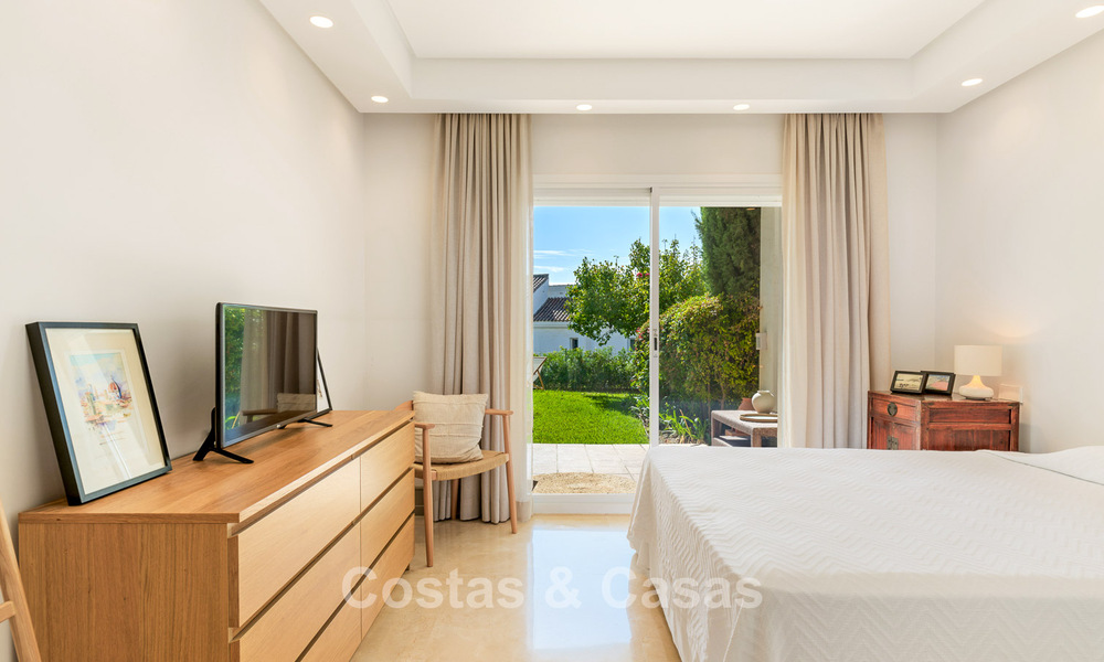 Encantador apartamento con jardín en venta en un complejo residencial privilegiado en La Quinta, Marbella – Benahavis 58595