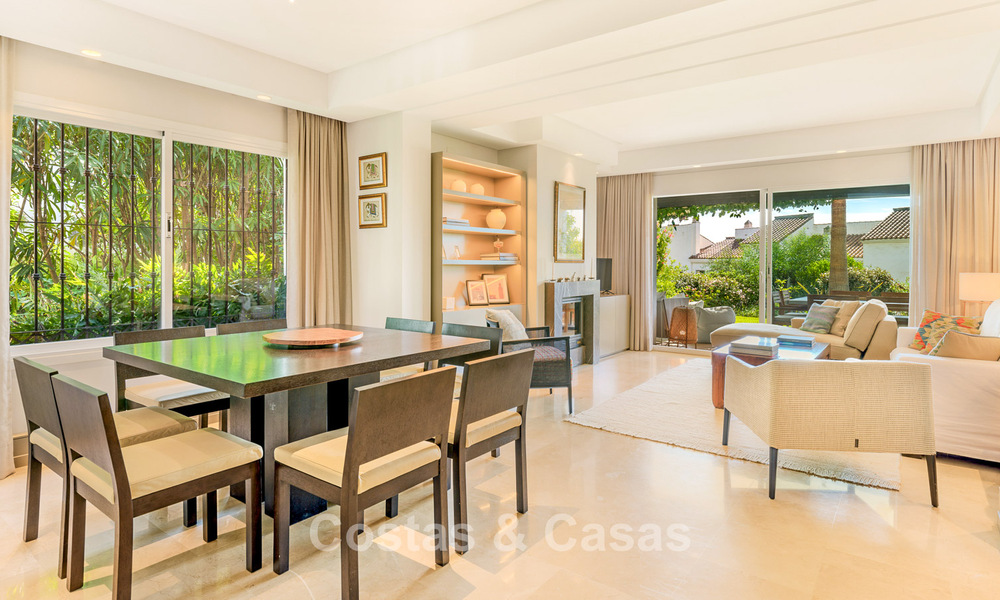 Encantador apartamento con jardín en venta en un complejo residencial privilegiado en La Quinta, Marbella – Benahavis 58596