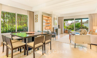 Encantador apartamento con jardín en venta en un complejo residencial privilegiado en La Quinta, Marbella – Benahavis 58596 