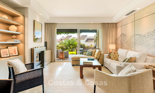 Encantador apartamento con jardín en venta en un complejo residencial privilegiado en La Quinta, Marbella – Benahavis 58598 