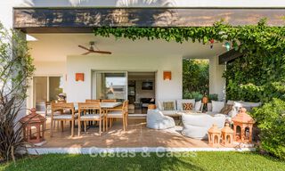 Encantador apartamento con jardín en venta en un complejo residencial privilegiado en La Quinta, Marbella – Benahavis 58603 