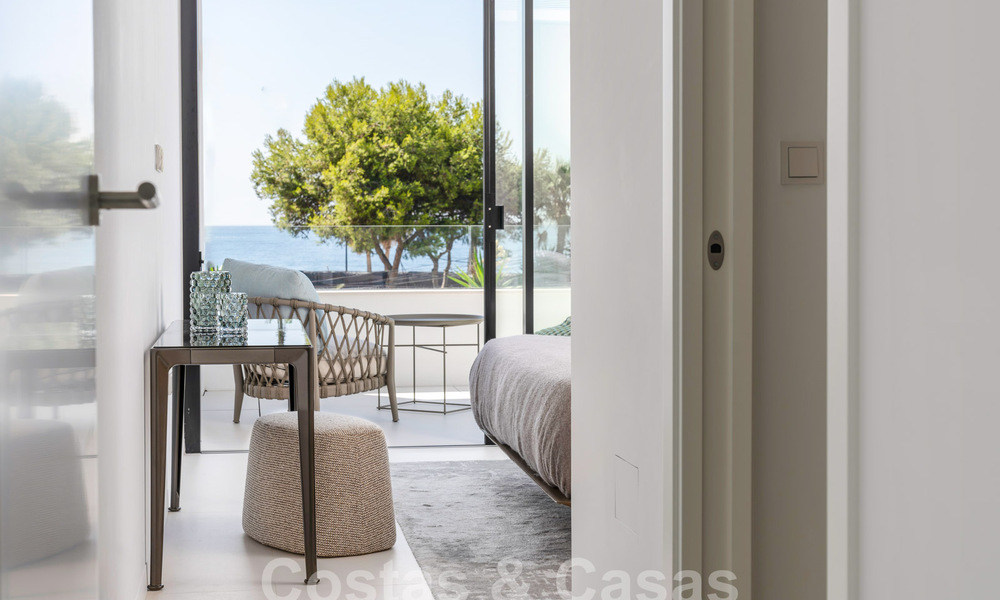 Villa de lujo modernista en venta a un paso de la playa y de todos los servicios en San Pedro, Marbella 58610