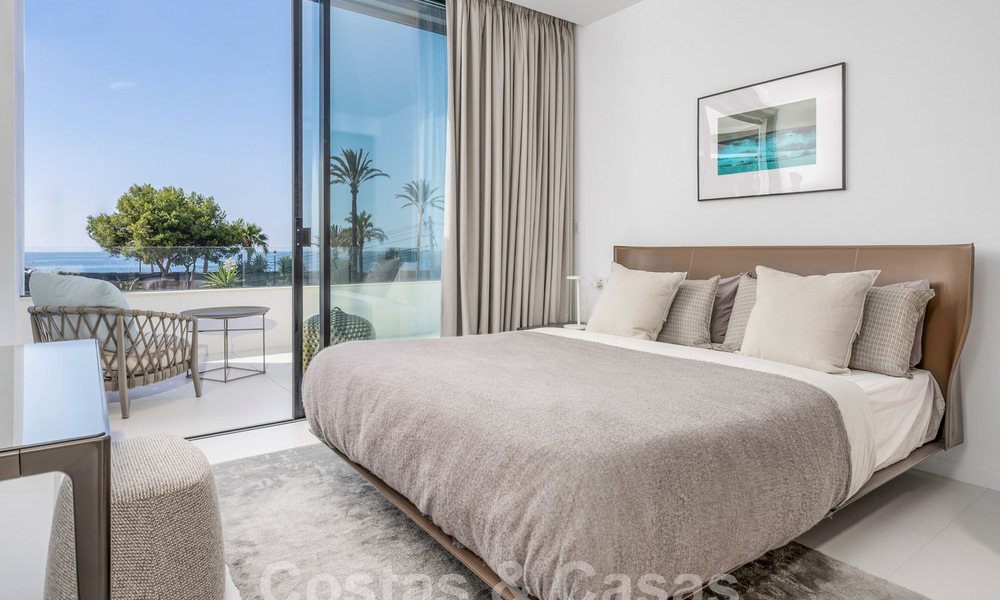 Villa de lujo modernista en venta a un paso de la playa y de todos los servicios en San Pedro, Marbella 58620
