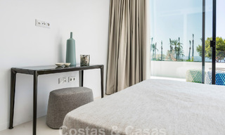 Villa de lujo modernista en venta a un paso de la playa y de todos los servicios en San Pedro, Marbella 58623 