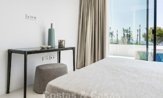 Villa de lujo modernista en venta a un paso de la playa y de todos los servicios en San Pedro, Marbella 58623 