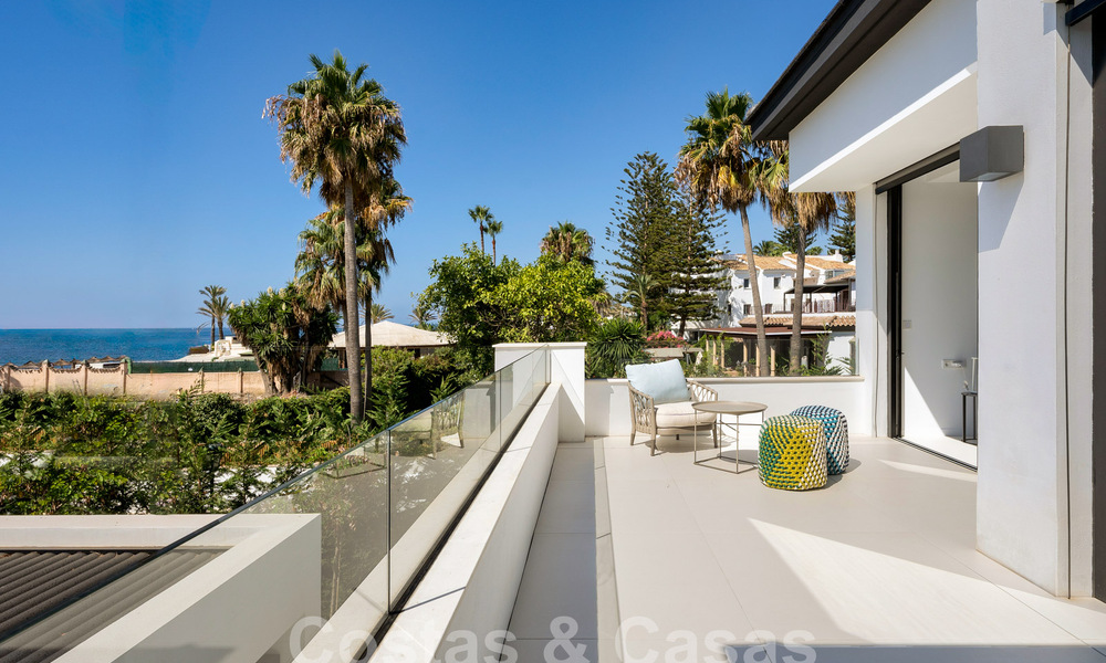 Villa de lujo modernista en venta a un paso de la playa y de todos los servicios en San Pedro, Marbella 58636