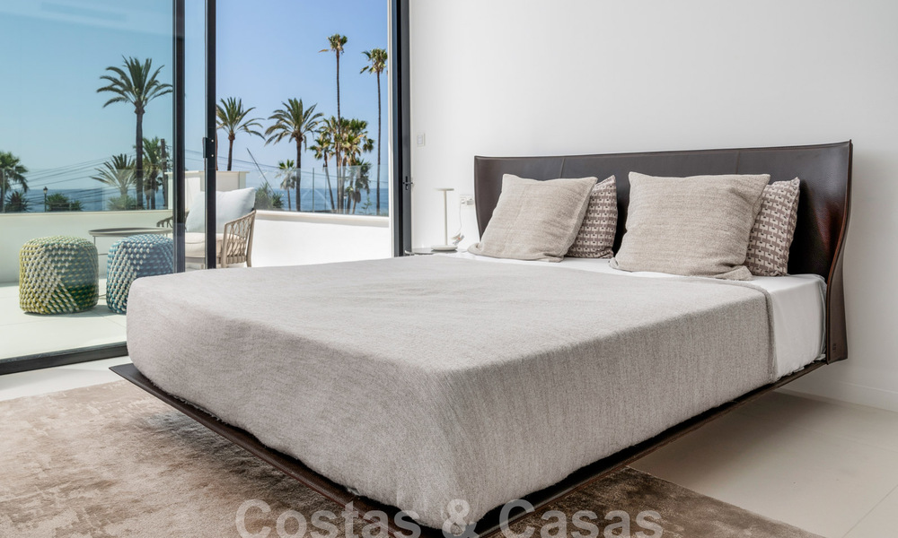 Villa de lujo modernista en venta a un paso de la playa y de todos los servicios en San Pedro, Marbella 58641